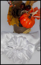 Load image into Gallery viewer, Olivia