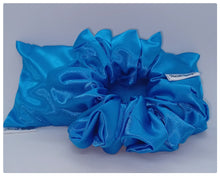 Load image into Gallery viewer, Claire (Calming Eye Pillow and Scrunchie)
